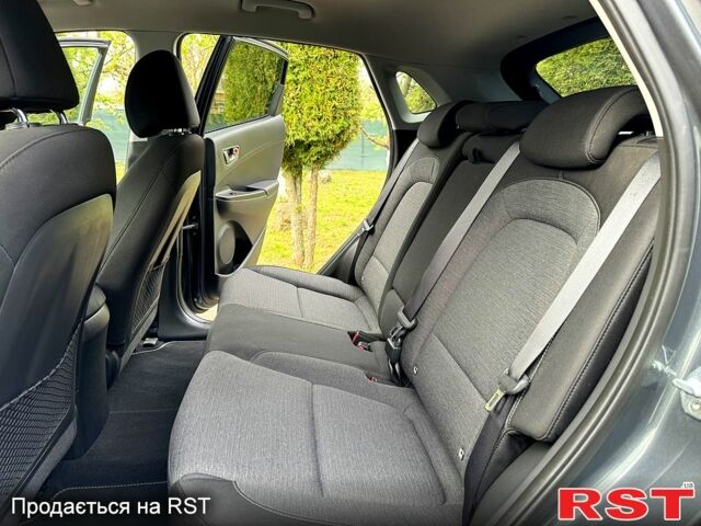 Сірий Хендай Kona, об'ємом двигуна 99 л та пробігом 96 тис. км за 15999 $, фото 8 на Automoto.ua