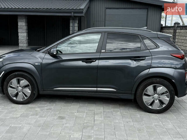 Серый Хендай Kona, объемом двигателя 0 л и пробегом 61 тыс. км за 15100 $, фото 7 на Automoto.ua