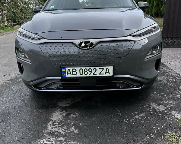 Серый Хендай Kona, объемом двигателя 0 л и пробегом 52 тыс. км за 15000 $, фото 1 на Automoto.ua