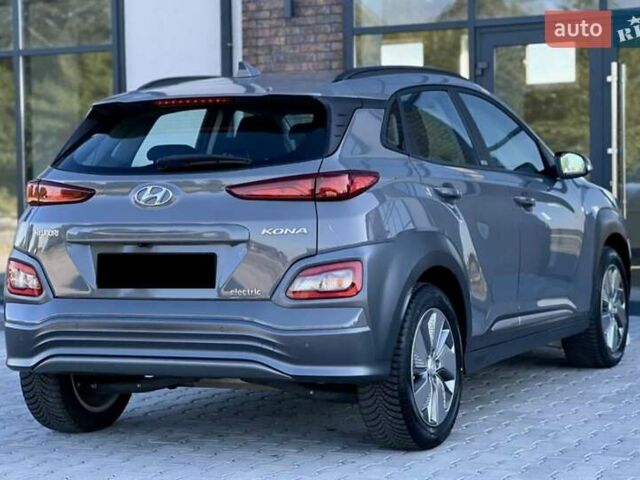 Серый Хендай Kona, объемом двигателя 0 л и пробегом 27 тыс. км за 15600 $, фото 5 на Automoto.ua