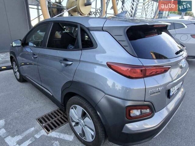 Серый Хендай Kona, объемом двигателя 0 л и пробегом 79 тыс. км за 18900 $, фото 9 на Automoto.ua