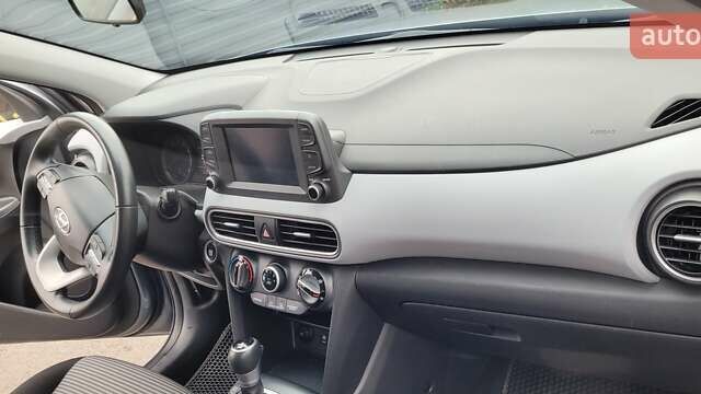 Сірий Хендай Kona, об'ємом двигуна 2 л та пробігом 59 тис. км за 15100 $, фото 15 на Automoto.ua