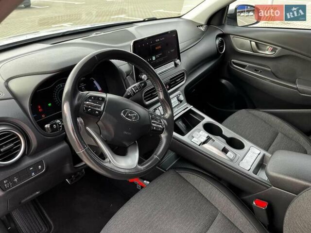 Серый Хендай Kona, объемом двигателя 0 л и пробегом 136 тыс. км за 16700 $, фото 39 на Automoto.ua
