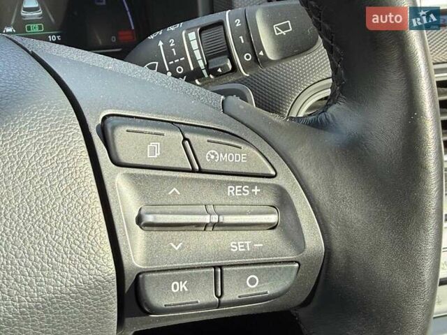 Сірий Хендай Kona, об'ємом двигуна 0 л та пробігом 36 тис. км за 16400 $, фото 30 на Automoto.ua