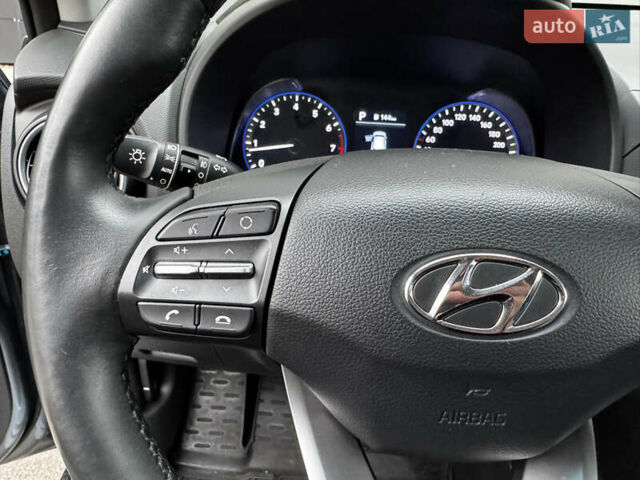 Сірий Хендай Kona, об'ємом двигуна 1.6 л та пробігом 32 тис. км за 18999 $, фото 26 на Automoto.ua