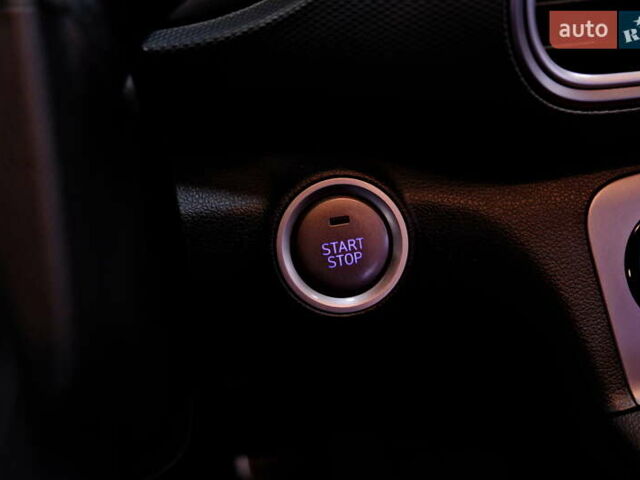 Серый Хендай Kona, объемом двигателя 0 л и пробегом 88 тыс. км за 20300 $, фото 27 на Automoto.ua