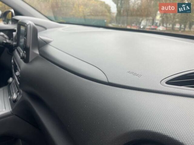 Серый Хендай Kona, объемом двигателя 0 л и пробегом 114 тыс. км за 17100 $, фото 47 на Automoto.ua