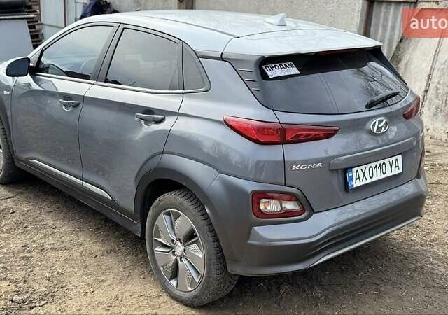 Серый Хендай Kona, объемом двигателя 0 л и пробегом 41 тыс. км за 18200 $, фото 1 на Automoto.ua