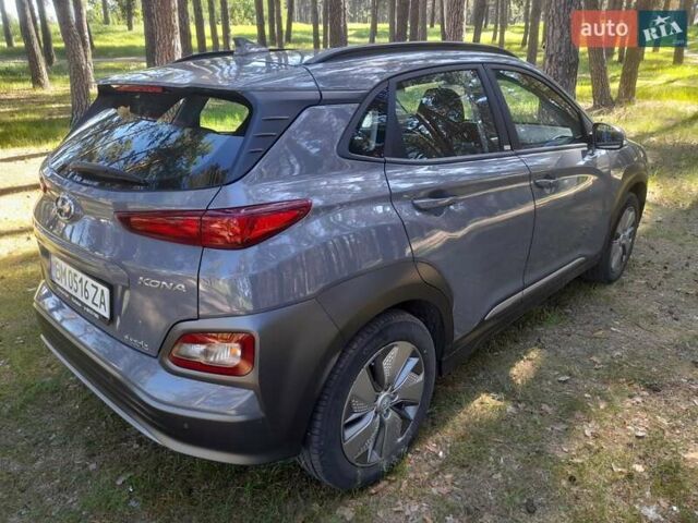 Серый Хендай Kona, объемом двигателя 0 л и пробегом 86 тыс. км за 15500 $, фото 3 на Automoto.ua