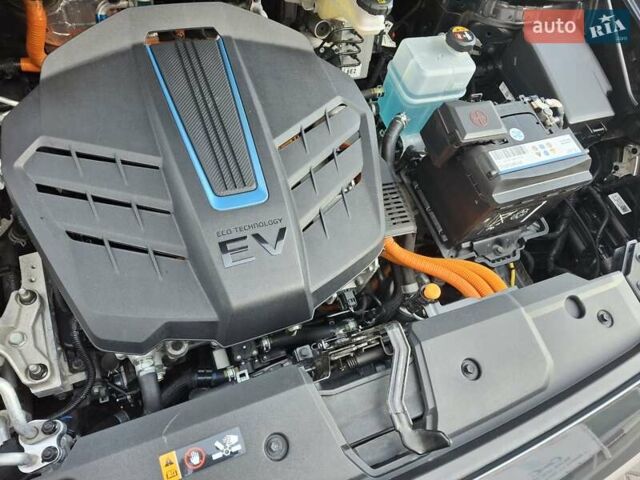 Серый Хендай Kona, объемом двигателя 0 л и пробегом 46 тыс. км за 16500 $, фото 13 на Automoto.ua