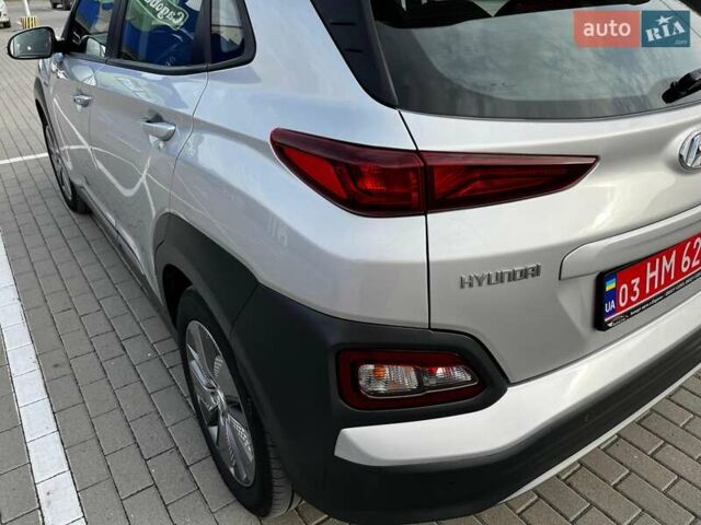 Серый Хендай Kona, объемом двигателя 0 л и пробегом 136 тыс. км за 16700 $, фото 13 на Automoto.ua