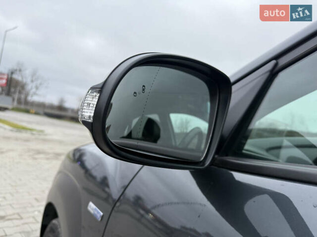 Сірий Хендай Kona, об'ємом двигуна 0 л та пробігом 98 тис. км за 17900 $, фото 8 на Automoto.ua