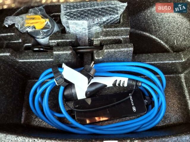 Серый Хендай Kona, объемом двигателя 0 л и пробегом 116 тыс. км за 18600 $, фото 36 на Automoto.ua