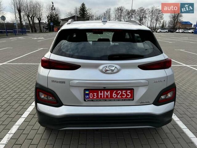 Серый Хендай Kona, объемом двигателя 0 л и пробегом 136 тыс. км за 16700 $, фото 6 на Automoto.ua