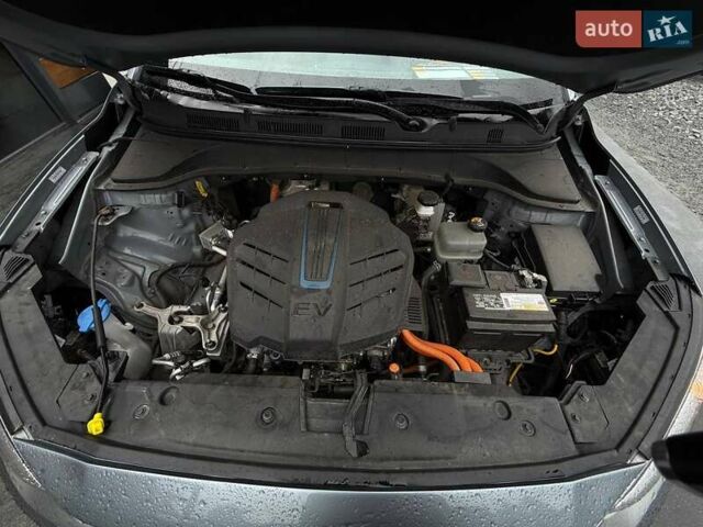 Сірий Хендай Kona, об'ємом двигуна 0 л та пробігом 61 тис. км за 17700 $, фото 70 на Automoto.ua