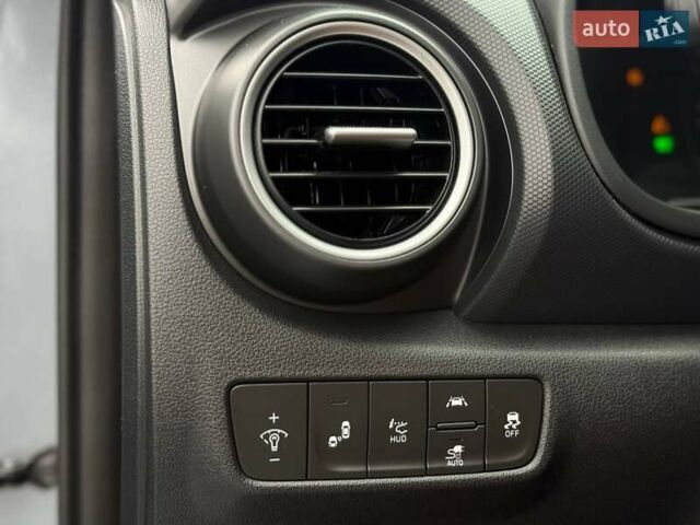 Сірий Хендай Kona, об'ємом двигуна 0 л та пробігом 61 тис. км за 17700 $, фото 30 на Automoto.ua