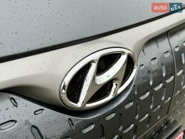 Серый Хендай Kona, объемом двигателя 0 л и пробегом 74 тыс. км за 15250 $, фото 24 на Automoto.ua