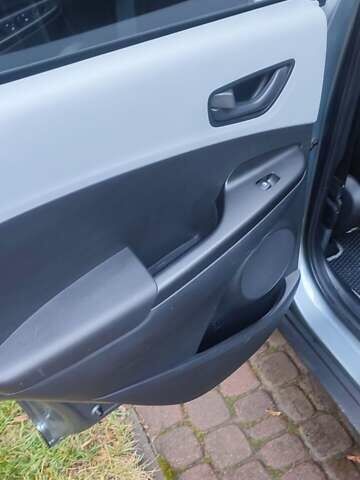 Сірий Хендай Kona, об'ємом двигуна 2 л та пробігом 61 тис. км за 14600 $, фото 14 на Automoto.ua