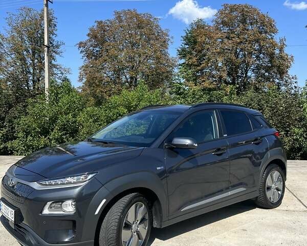 Серый Хендай Kona, объемом двигателя 0 л и пробегом 30 тыс. км за 21100 $, фото 20 на Automoto.ua