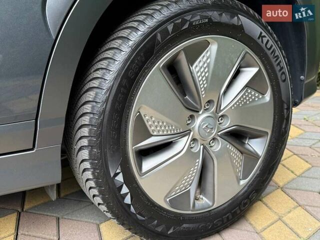 Сірий Хендай Kona, об'ємом двигуна 0 л та пробігом 36 тис. км за 16400 $, фото 12 на Automoto.ua