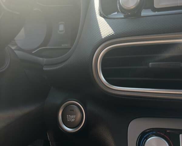 Серый Хендай Kona, объемом двигателя 0 л и пробегом 30 тыс. км за 21100 $, фото 38 на Automoto.ua