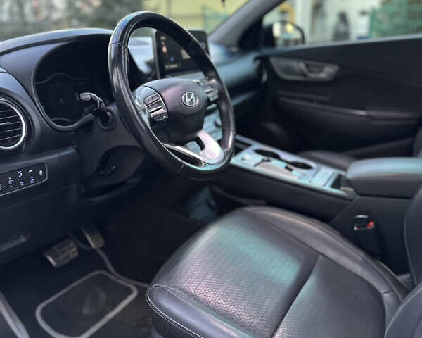 Сірий Хендай Kona, об'ємом двигуна 0 л та пробігом 137 тис. км за 16900 $, фото 50 на Automoto.ua