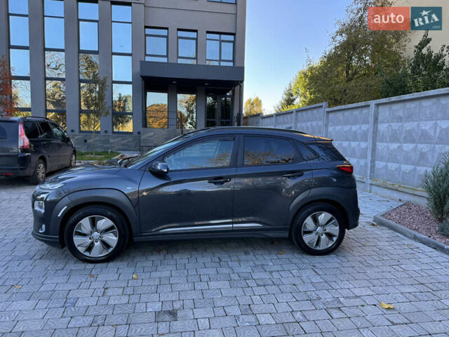 Сірий Хендай Kona, об'ємом двигуна 0 л та пробігом 114 тис. км за 15999 $, фото 8 на Automoto.ua