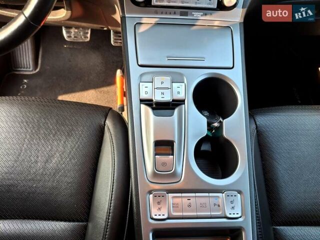 Серый Хендай Kona, объемом двигателя 0 л и пробегом 116 тыс. км за 18600 $, фото 20 на Automoto.ua