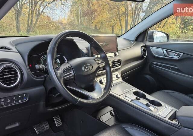 Сірий Хендай Kona, об'ємом двигуна 0 л та пробігом 42 тис. км за 22200 $, фото 13 на Automoto.ua