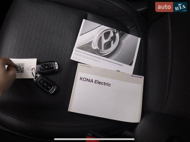 Сірий Хендай Kona, об'ємом двигуна 0 л та пробігом 78 тис. км за 18300 $, фото 22 на Automoto.ua