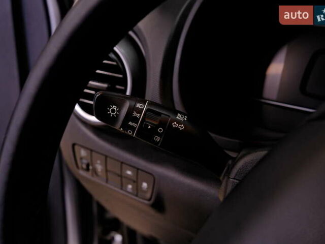 Серый Хендай Kona, объемом двигателя 0 л и пробегом 88 тыс. км за 20300 $, фото 25 на Automoto.ua