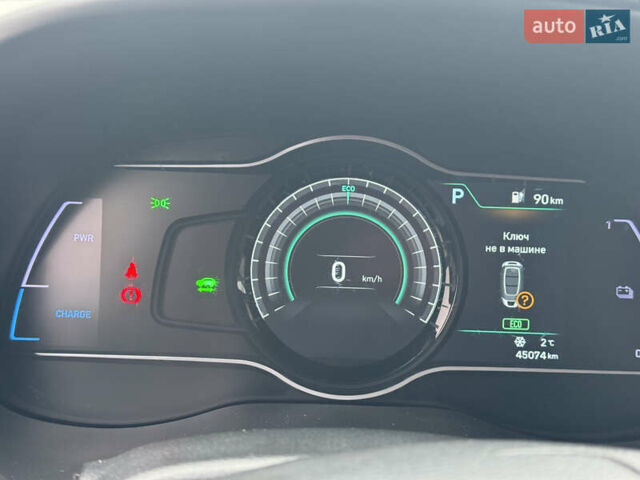 Сірий Хендай Kona, об'ємом двигуна 0 л та пробігом 44 тис. км за 16000 $, фото 12 на Automoto.ua