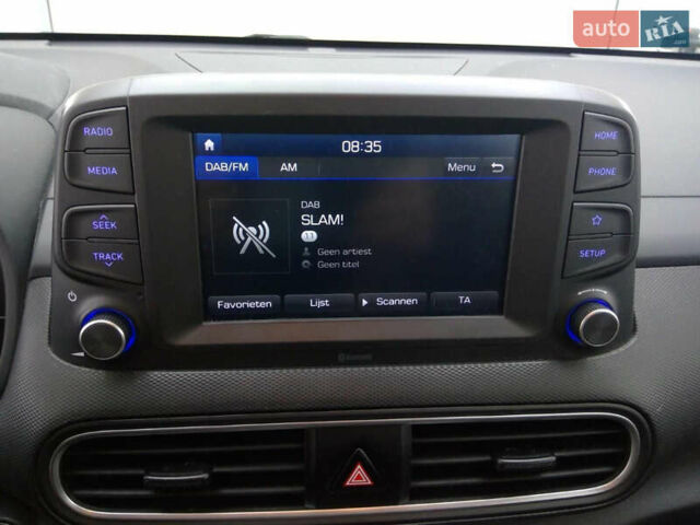 Серый Хендай Kona, объемом двигателя 0 л и пробегом 102 тыс. км за 16300 $, фото 6 на Automoto.ua