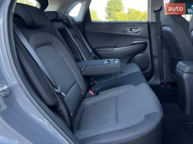 Серый Хендай Kona, объемом двигателя 0 л и пробегом 27 тыс. км за 15600 $, фото 26 на Automoto.ua