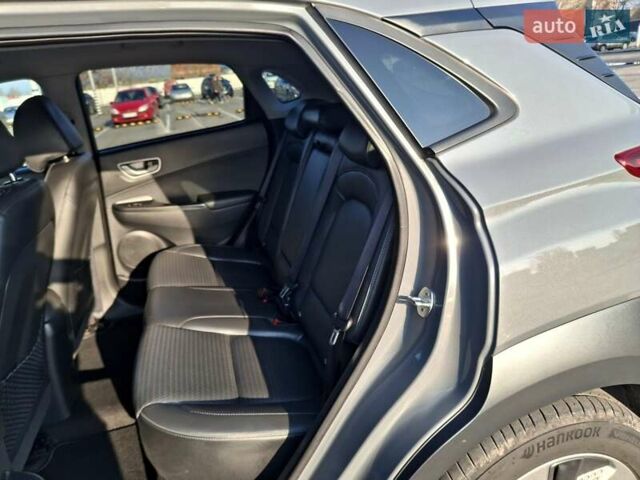 Серый Хендай Kona, объемом двигателя 0 л и пробегом 116 тыс. км за 18600 $, фото 25 на Automoto.ua