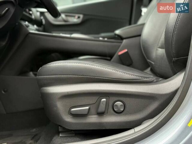 Сірий Хендай Kona, об'ємом двигуна 0 л та пробігом 61 тис. км за 17700 $, фото 26 на Automoto.ua