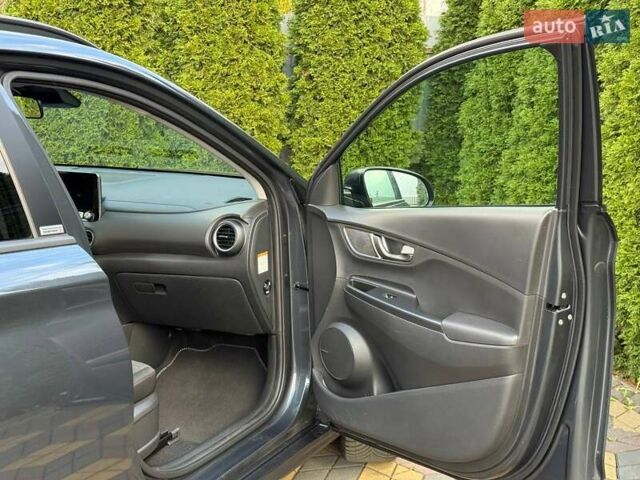 Сірий Хендай Kona, об'ємом двигуна 0 л та пробігом 36 тис. км за 16400 $, фото 25 на Automoto.ua