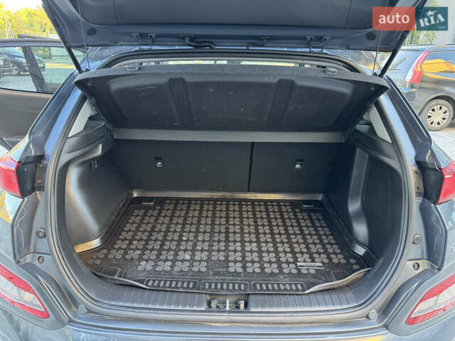 Сірий Хендай Kona, об'ємом двигуна 0 л та пробігом 114 тис. км за 15999 $, фото 17 на Automoto.ua