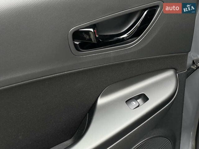 Серый Хендай Kona, объемом двигателя 1.6 л и пробегом 54 тыс. км за 20950 $, фото 40 на Automoto.ua