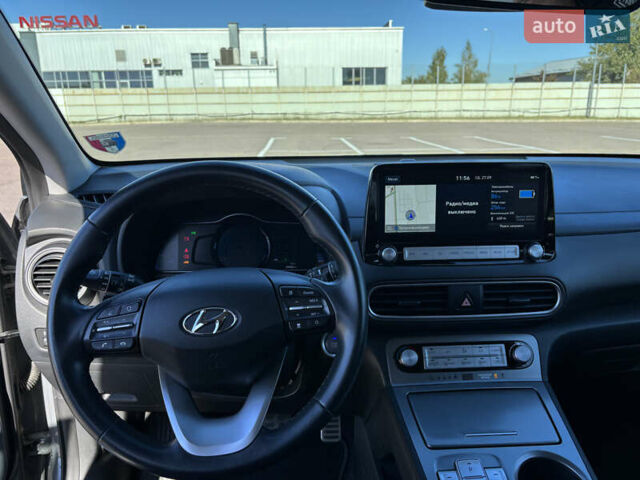 Серый Хендай Kona, объемом двигателя 0 л и пробегом 51 тыс. км за 15800 $, фото 13 на Automoto.ua