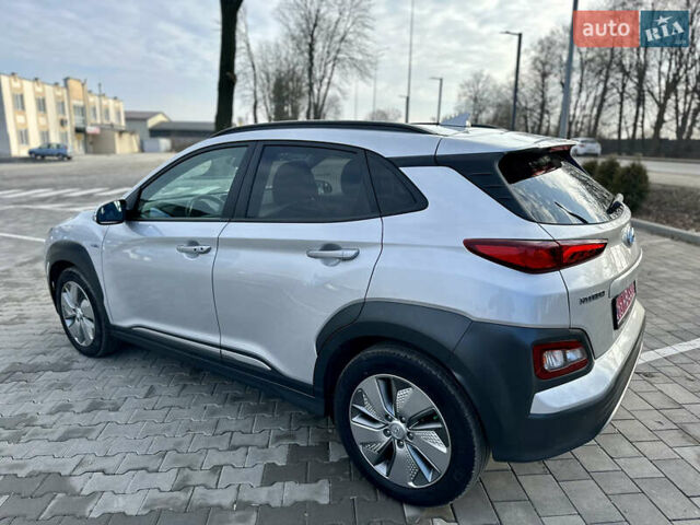 Серый Хендай Kona, объемом двигателя 0 л и пробегом 86 тыс. км за 16000 $, фото 19 на Automoto.ua