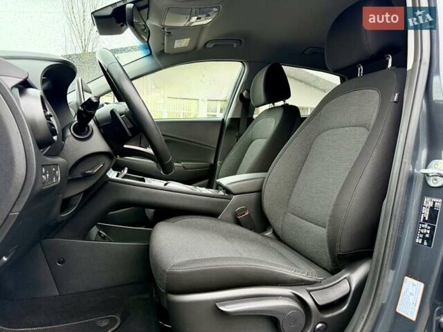 Серый Хендай Kona, объемом двигателя 0 л и пробегом 74 тыс. км за 15250 $, фото 43 на Automoto.ua