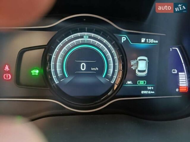 Сірий Хендай Kona, об'ємом двигуна 0 л та пробігом 90 тис. км за 17000 $, фото 3 на Automoto.ua