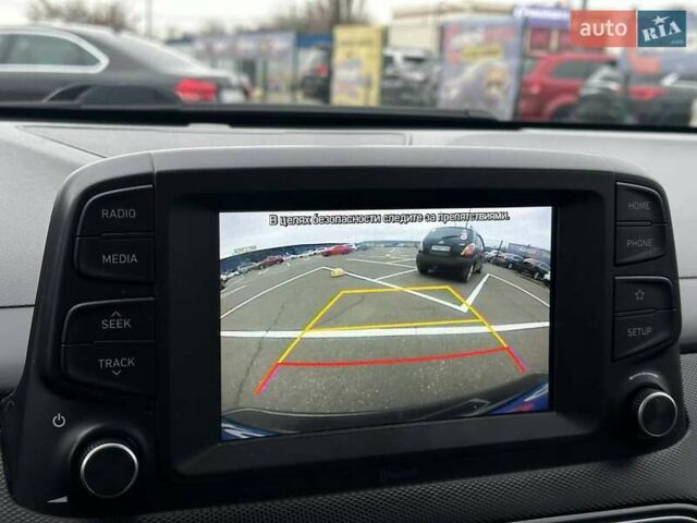 Серый Хендай Kona, объемом двигателя 0 л и пробегом 95 тыс. км за 17200 $, фото 16 на Automoto.ua