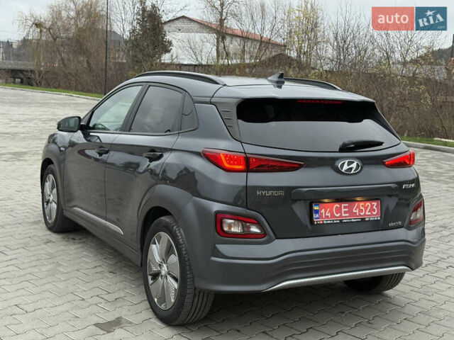 Сірий Хендай Kona, об'ємом двигуна 0 л та пробігом 98 тис. км за 17900 $, фото 6 на Automoto.ua