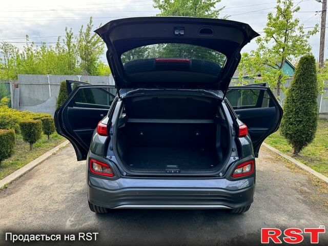 Сірий Хендай Kona, об'ємом двигуна 99 л та пробігом 96 тис. км за 15999 $, фото 10 на Automoto.ua