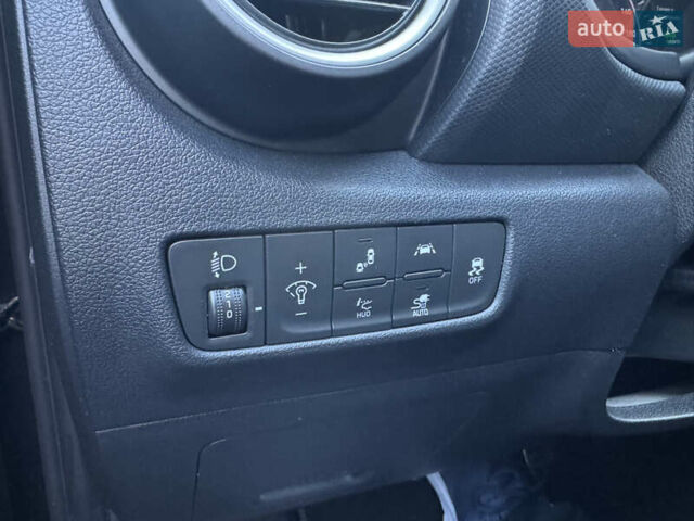 Сірий Хендай Kona, об'ємом двигуна 0 л та пробігом 114 тис. км за 15999 $, фото 54 на Automoto.ua