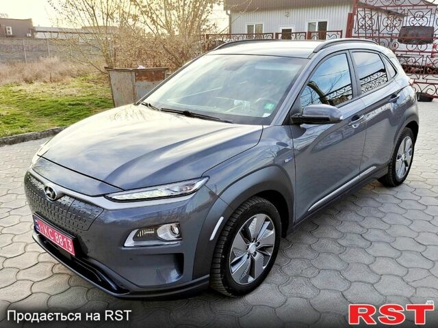 Серый Хендай Kona, объемом двигателя 0 л и пробегом 86 тыс. км за 18200 $, фото 2 на Automoto.ua
