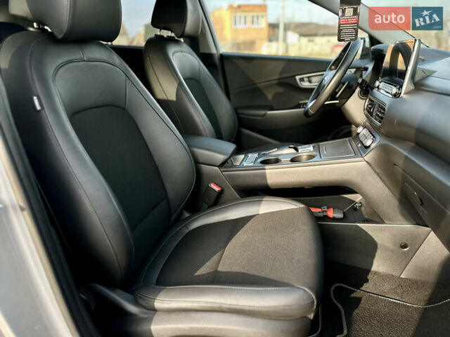 Серый Хендай Kona, объемом двигателя 0 л и пробегом 86 тыс. км за 16000 $, фото 50 на Automoto.ua