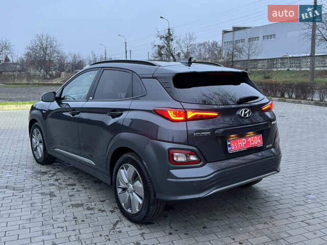 Серый Хендай Kona, объемом двигателя 0 л и пробегом 98 тыс. км за 18300 $, фото 1 на Automoto.ua
